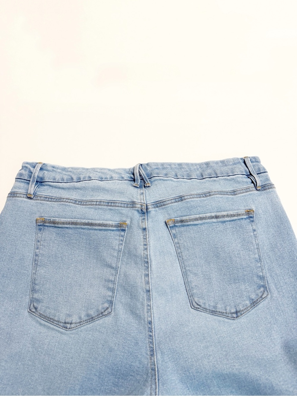Good American Light Wash Straight Leg High Waisted Jeans - Picture 5 of 9